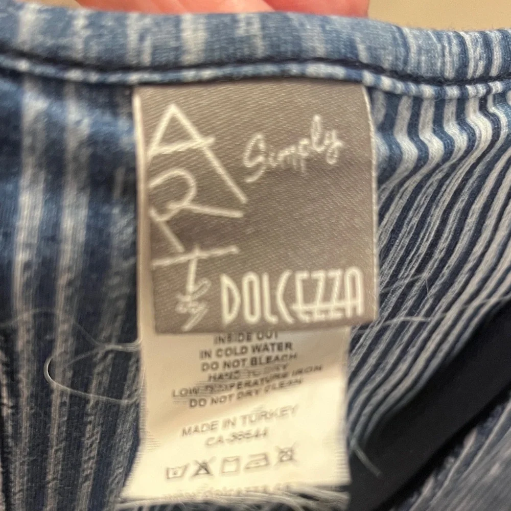 Elegant Multicolor V-Neck Dress - Picture 5 of 6